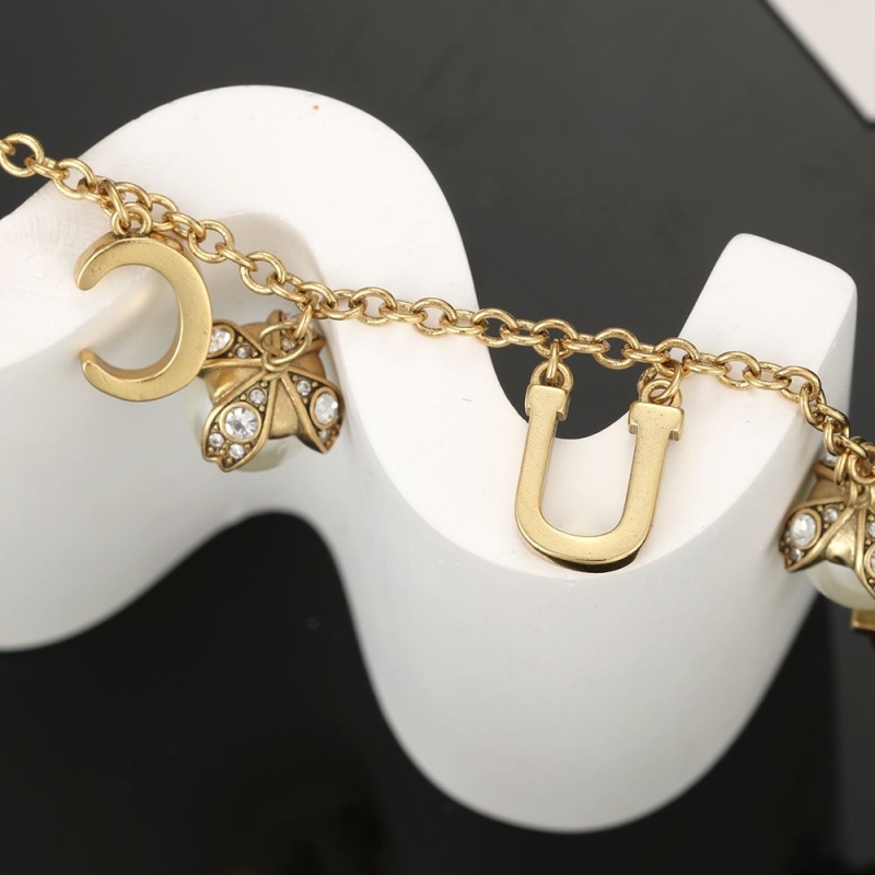 Gvc*1 necklaces